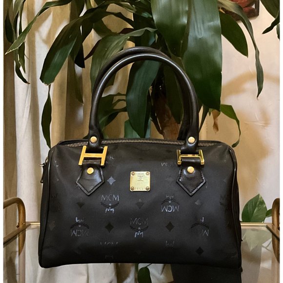 ♦️♦️ AUTHENTIC BLACK MCM BOSTON TOTE - Picture 2 of 13